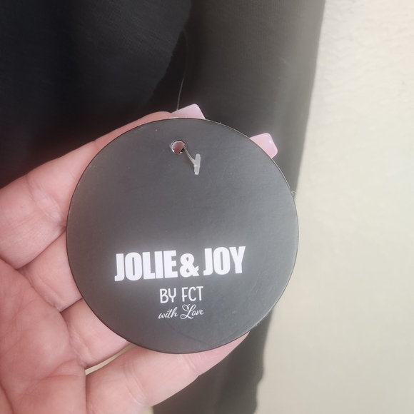 Jolie & Joy Black Crop Top with Lightning Bolt Design Small NWT (5900) - Picture 4 of 5